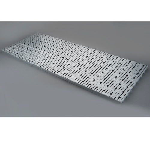 Rückwand mit Rund- und Schlüssellochung weißaluminium RAL 9006 Rückwand mit Rund- und Schlüssellochung weißaluminium RAL 9006