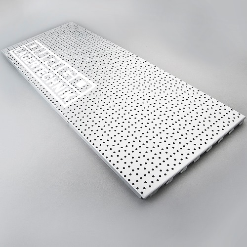 Rückwand mit Rundlochung weißaluminium RAL 9006 Rückwand mit Rundlochung weißaluminium RAL 9006